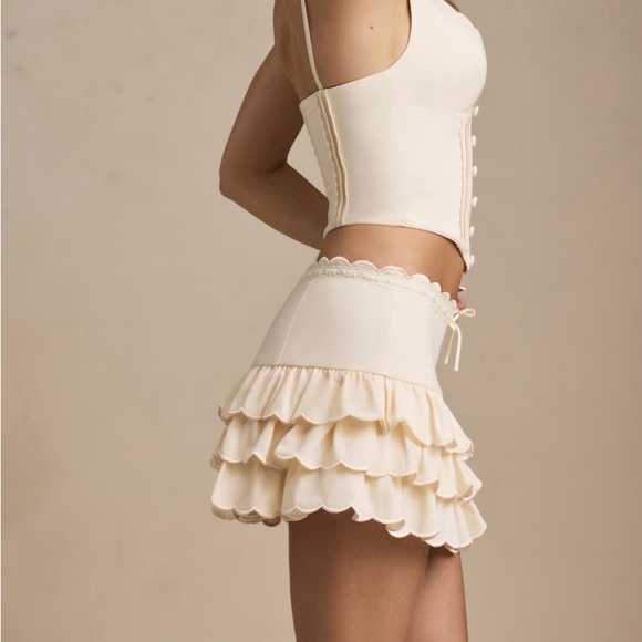 Oh Polly Cream Ruffled Mini Skirt ✨ NEW WITH TAGS ✨ - Picture 3 of 4